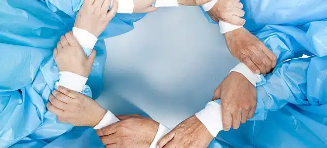 doctors_hands_660